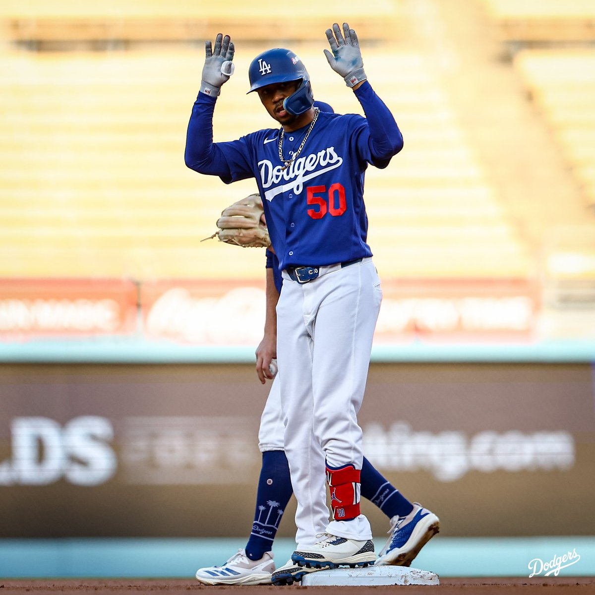 Dodgers's tweet photo. Soon. ⏳ https://t.co/1aHBhKvauY