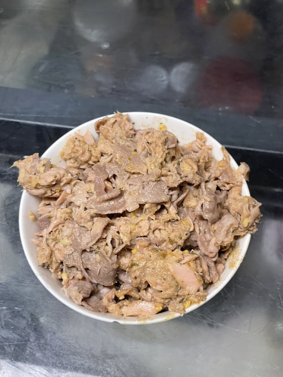 DrFLangdon's tweet photo. Broke my fast with lamb and tuna (321 c 51.8p) + halo top (169c 8p) https://t.co/ezXISVs8c6