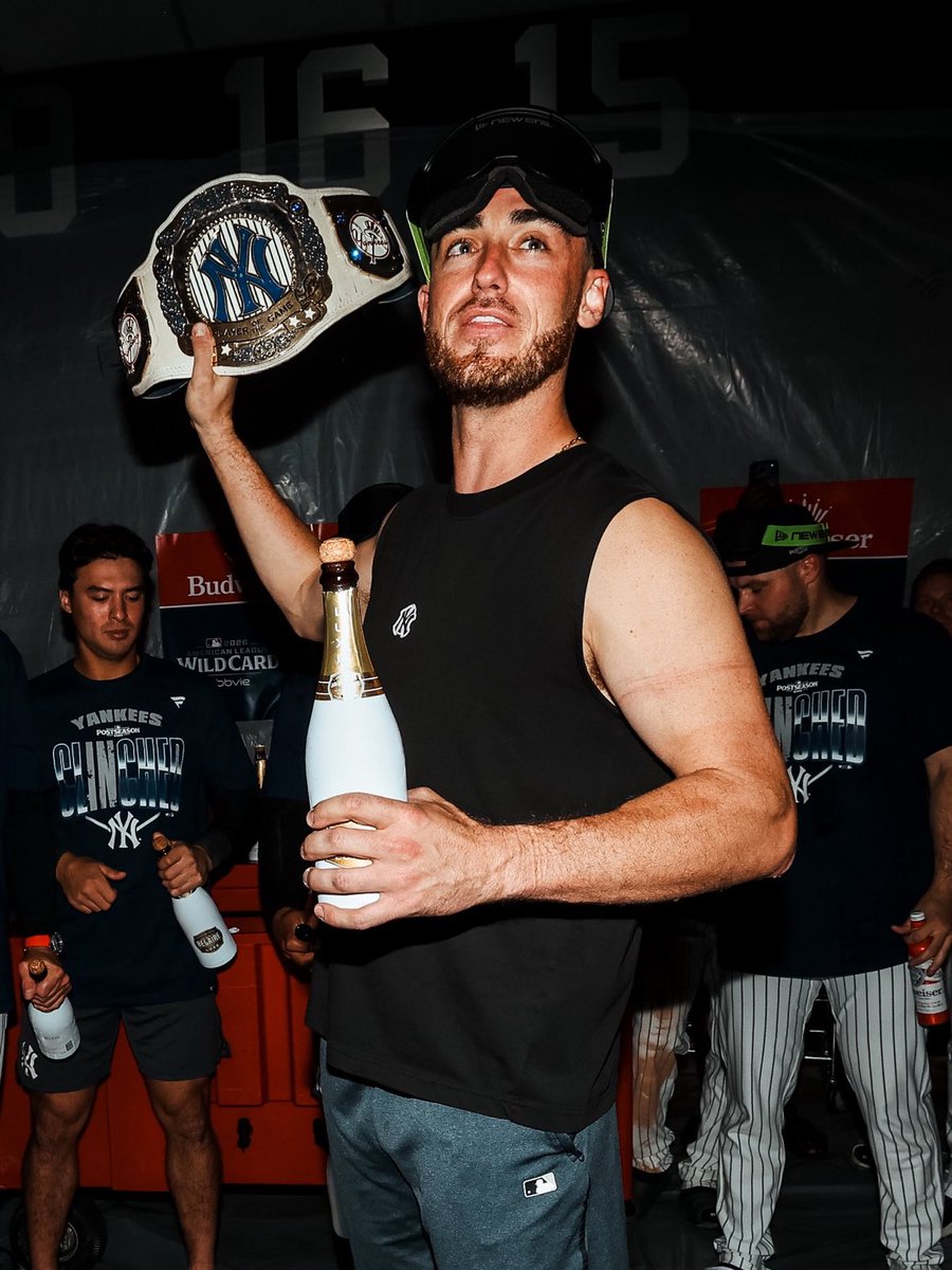 YankeeReport_'s tweet photo. Whole lotta belts in this series including the Red Sox getting BTA https://t.co/IWiUsBV3U6