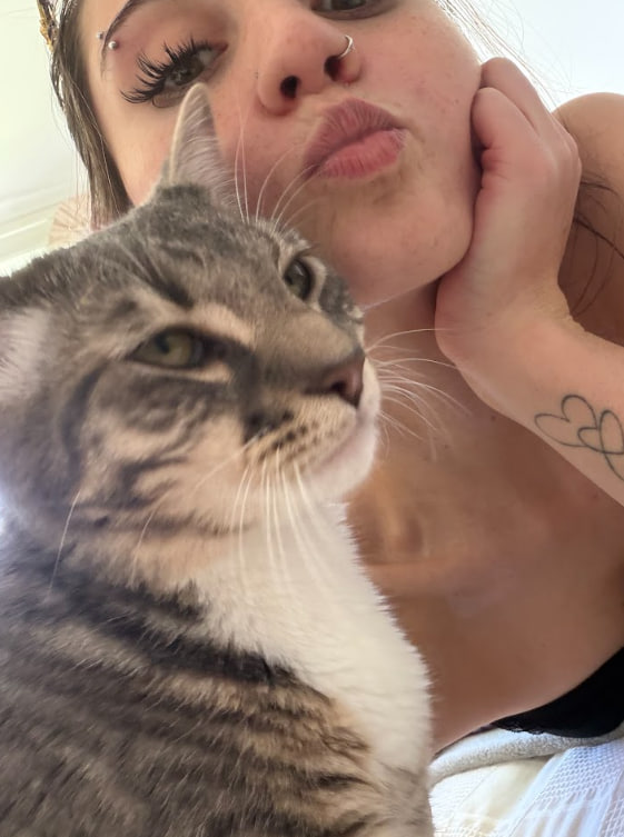 madelinegry's tweet photo. one of us is innocent... guess which one 💋 https://t.co/W1RWvn7dim