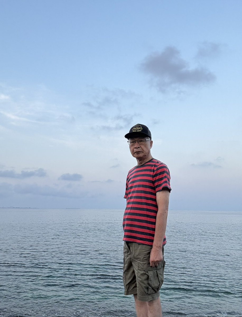 wkikuro's tweet photo. 10月のスタート。
早朝、宮城海岸に散歩に行く途中、北谷浄水場のサガリバナがまだ花をたくさん付けて芳香を放っており、��しい気分。ユウナの花も開いていました。残月は中天にくっきり。10月が良き月でありますように🙏 https://t.co/w6okLc6vv8