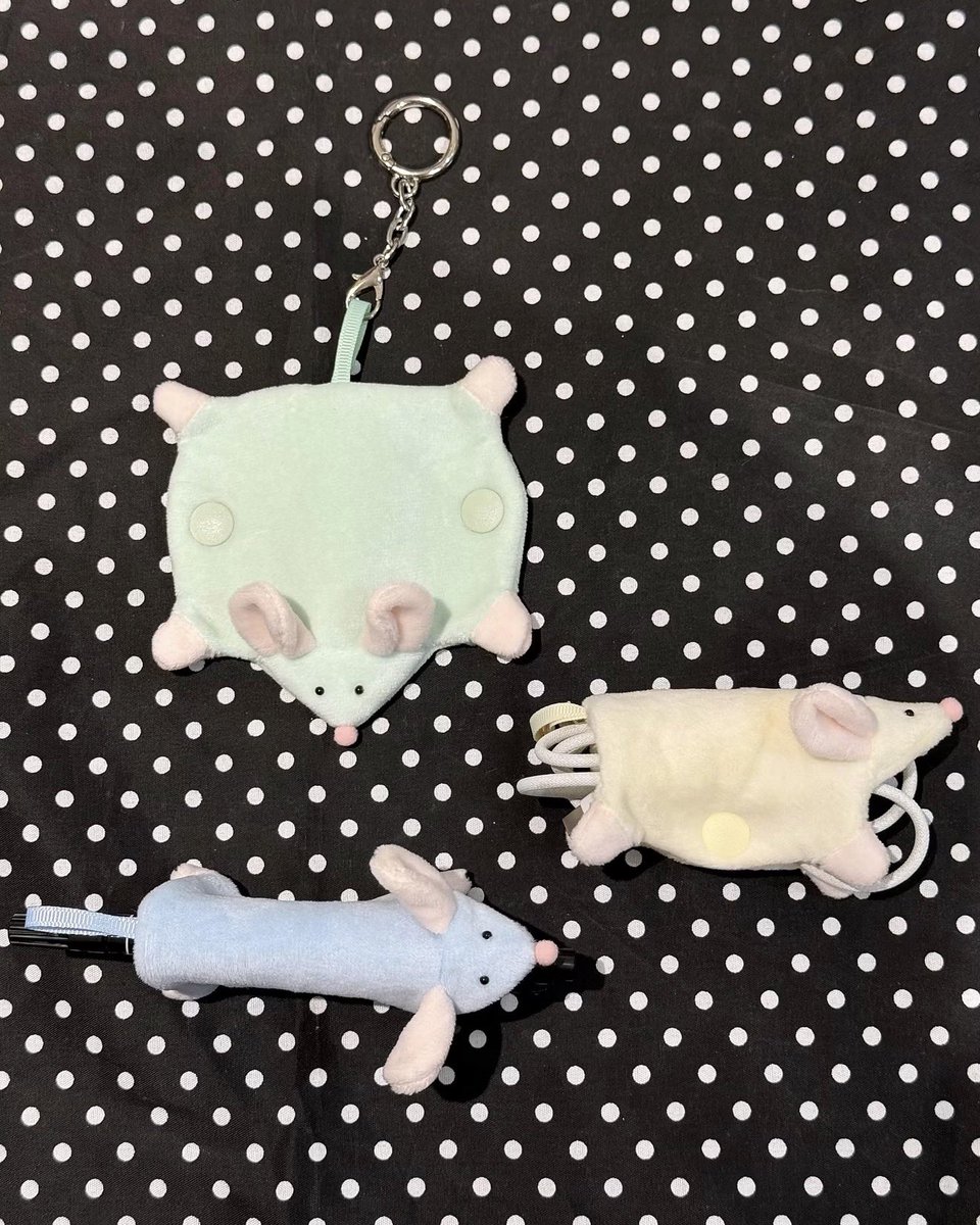 lemonchol's tweet photo. Nooo rat keychains don’t fall prey to toxic comparisonspo 🐀 https://t.co/PocHfTjvOO
