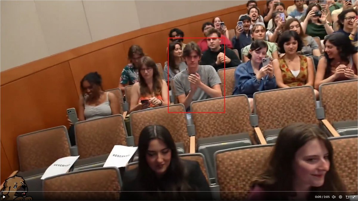 Grxit's tweet photo. 200 actually showed up LMAO https://t.co/IDA6nTO6CF