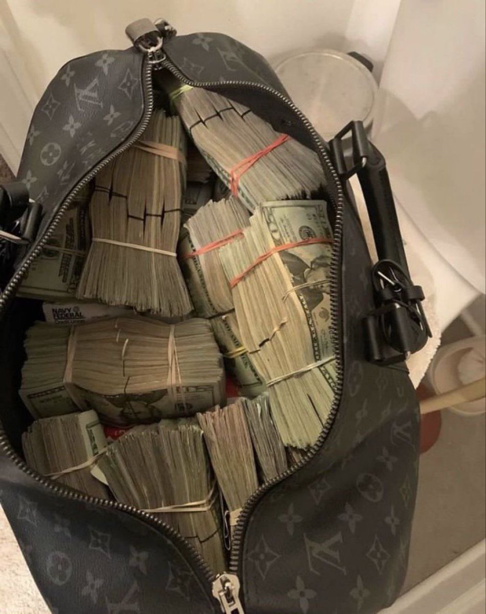 it_Rutie's tweet photo. October will be filled with plenty money. https://t.co/U0HtGEKrEr