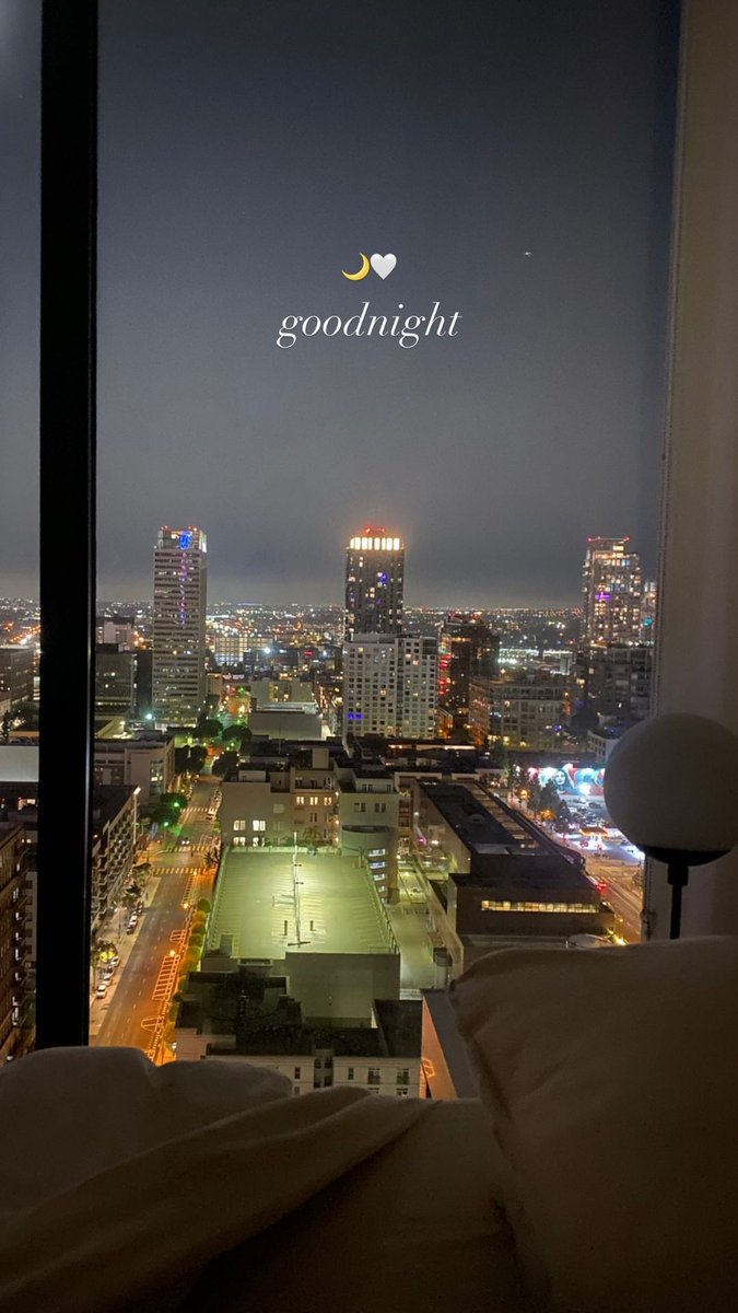 AliceFoster37_'s tweet photo. No matter what you went through today, the moment you close your eyes, everything is put on pause. Leave your worries behind in yesterday, and save your hopes for tomorrow. Good night. 💤 https://t.co/vEZ0qnyUiz