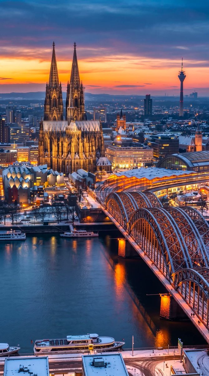 world_tourists_'s tweet photo. Cologne, Germany 🇩🇪 https://t.co/hFrBn72W8Y