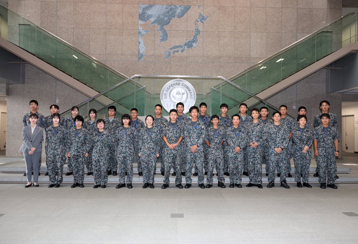 JasdfYokota's tweet photo. 航空自衛隊横田基地は、新着任空士集合訓練を行いました。
各種教育や研修を通じて、自衛官として必要な基礎を習得しています。
新着任隊員のこれからの活躍にご期待ください！

#航空自衛隊　#航空自衛隊横田基地　#集合教育 https://t.co/SFGdIZB2Mr