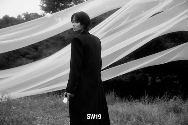 TeamJeonghan_'s tweet photo. [BRAND] 

JEONGHAN has been named the new global brand ambassador of SW19.

"SW19, a niche fragrance brand under WAGTI, announced that it has selected SEVENTEEN's Jeonghan as its new global brand ambassador.

The brand explained, "We focused on Jeonghan's mysterious yet delicate aura and his diverse charms that cannot be defined by a single image." 

Read more:
🔗 https://t.co/EvQKSFlj7n

#JEONGHAN #정한 #ジョンハン #尹净汉 #SEVENTEEN #세븐틴 @pledis_17