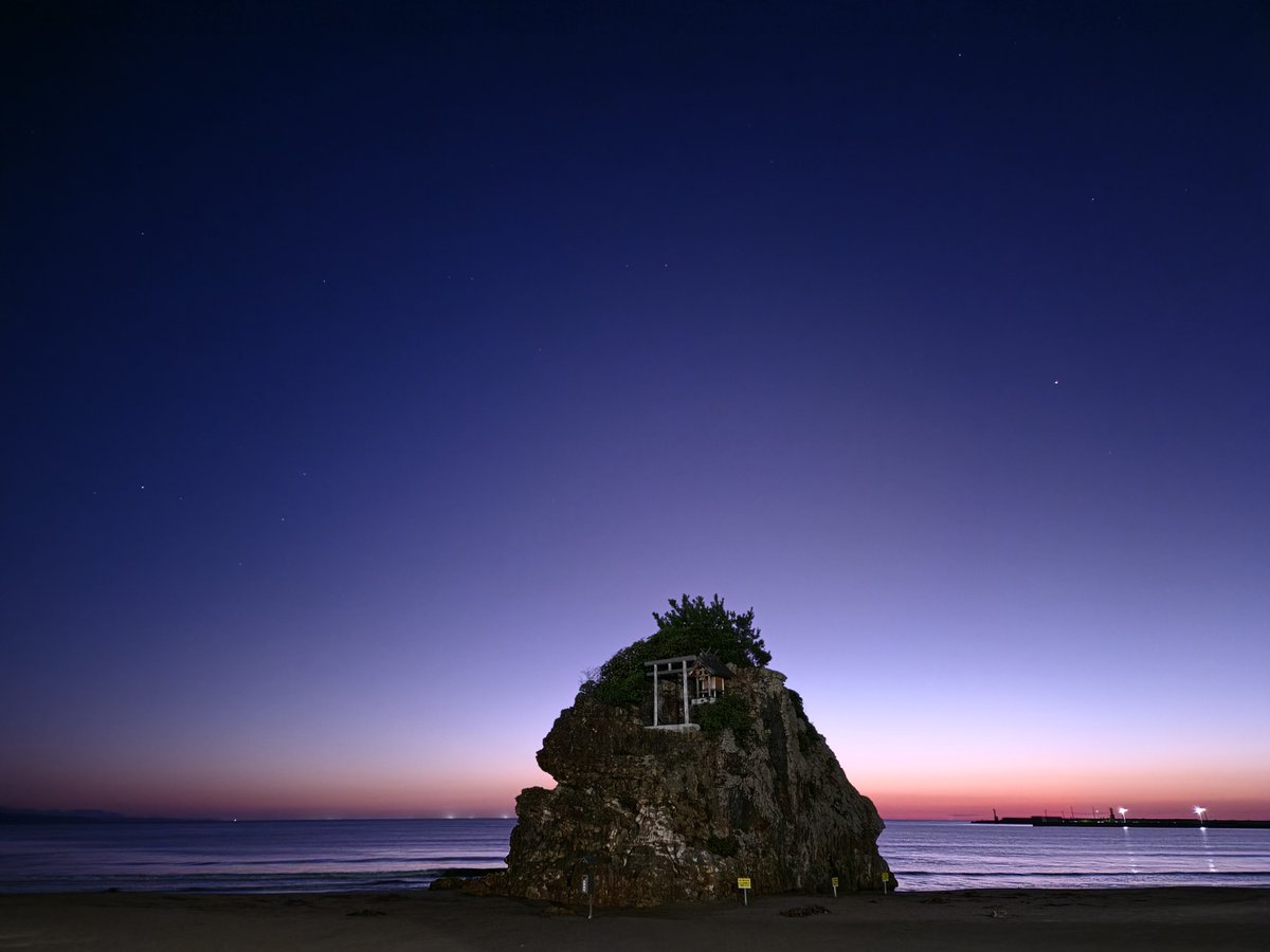 tabigure's tweet photo. 昨日の夕暮れ
稲佐の浜です

星綺麗✨

それにしても
だいぶ
日が短くなったねー https://t.co/abwx4lKBQg