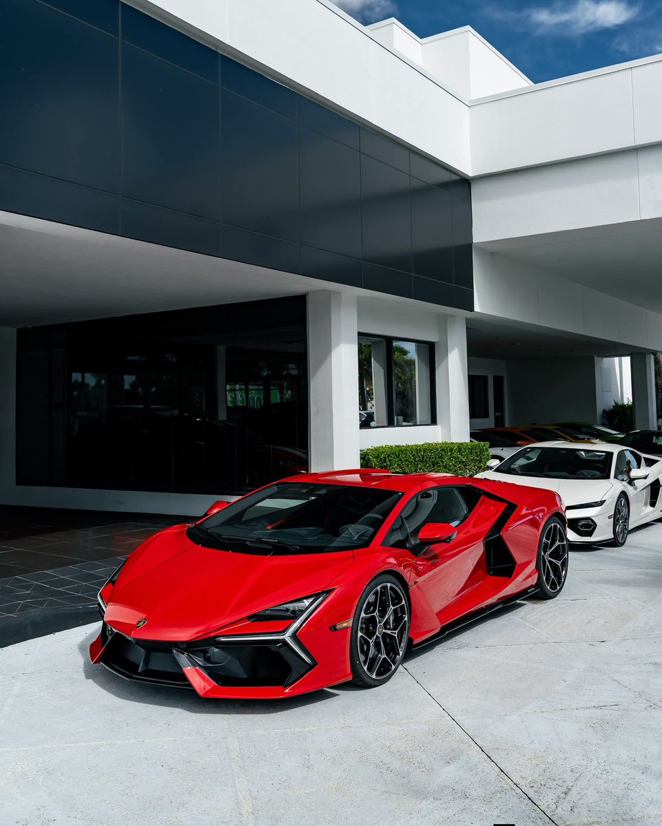 carspassiopstx's tweet photo. Shining bright in every sense. ❤️☀️
The Lamborghini Revuelto in Rosso Bia commands attention under the sun, bringing bold color, sculpted lines, and unmistakable V12 presence to every angle.
Radiant. Striking. Pure Lamborghini.
What do you think of this spec?
#LamboPalmBeach https://t.co/qyUWYfCvQC