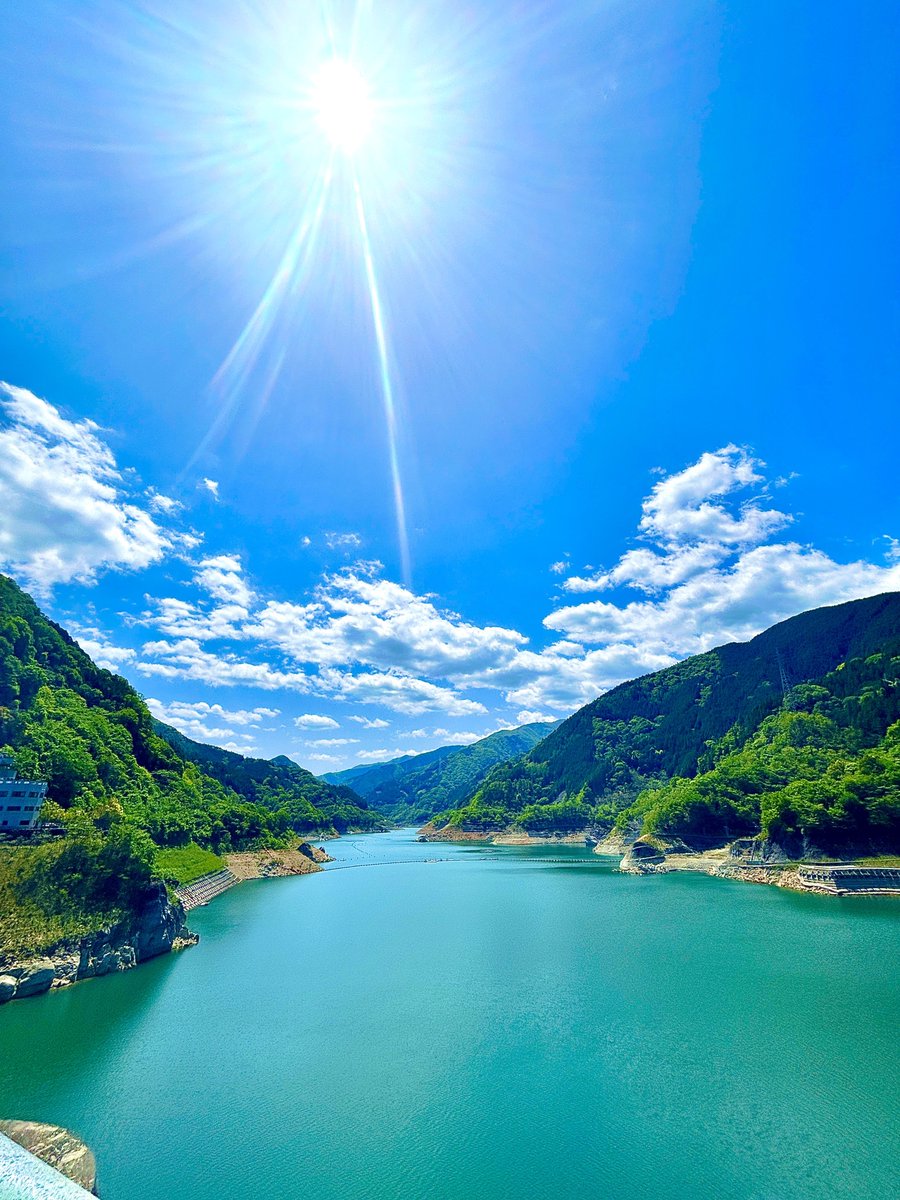 supicatan_tan's tweet photo. 秩父浦山ダム🌳
お天気の日は貯水池がきらきら輝いてとっても綺麗😊☀️ダムカレー食べたりダムカードも貰える🎫✨ https://t.co/lOD1Bzij9Q