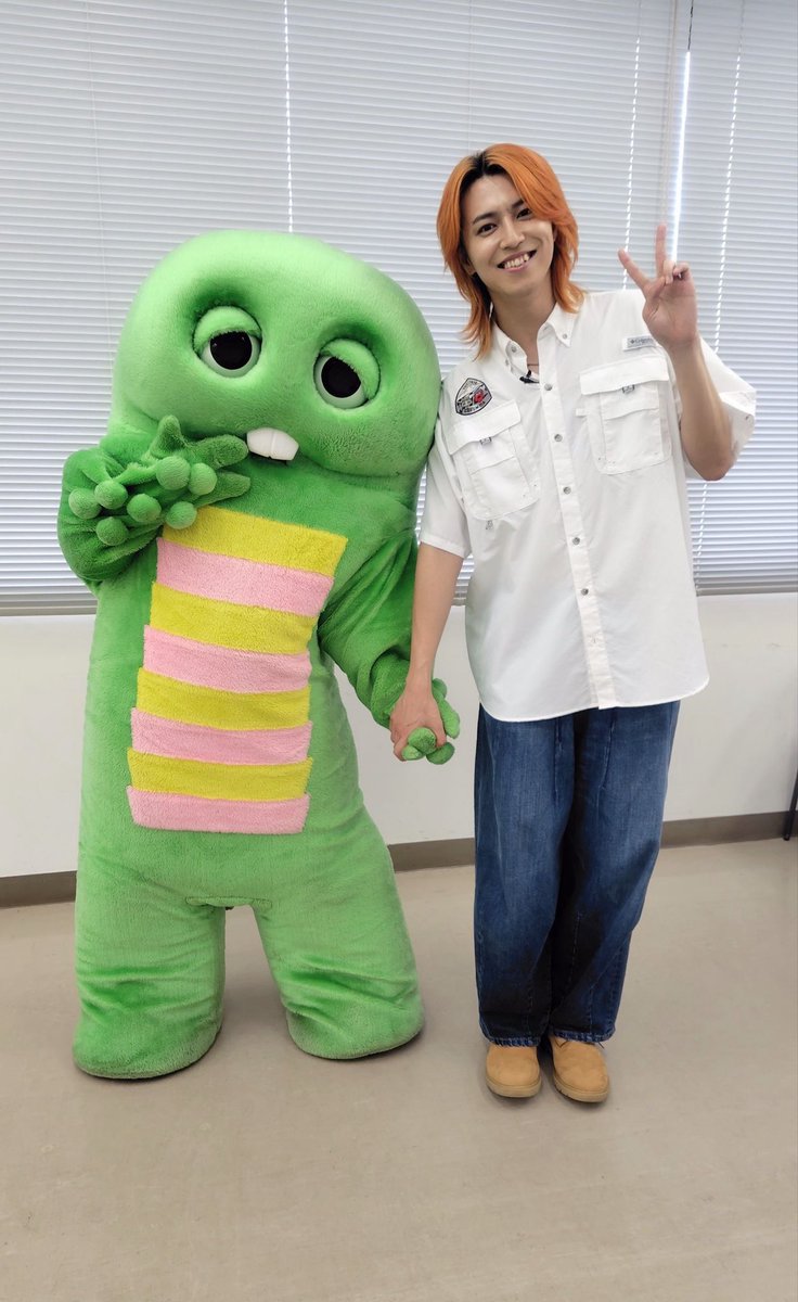 daichanmlk's tweet photo. タカシくんいつもモフモフとおてて繋いでくれるの尊すぎる😩🫶🏻🤍

#タカシやで　#ヒルナンデス https://t.co/00xrqvJhY2