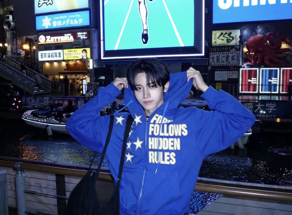 ovus_of_music's tweet photo. [💛]
일본에 와 준 팬분들 모두 고마워요💛

일본에서 공연하는 동안 팬분들을 가까이서 볼 수 있어서 너무 좋았고, 앞으로 더 열심히 해서 좋은 모습 보여 주고 더 잘하고 싶다고 느꼈어요!

와서 응원해 줘서 너무 고맙고, 정말 힘이 많이 됐어요!
내가 받은 힘처럼, 나도 우리 팬들에게 힘이 될 수 있도록 노력 많이 할게요

사랑해💛 영원하자!

#OVUS #오버스
#HAESEONG #해성
