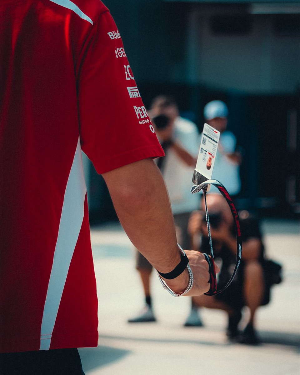 ScuderiaFerrari's tweet photo. CL’s back in the office 📍🇲🇾 https://t.co/MHC7NFcKwe
