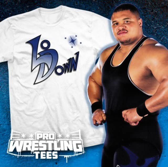 dlobrown75's tweet photo. YOU BETTER RECOGNIZE me at #ProWrestlingTees! #LoDown ✨

Shop now: https://t.co/x37RwnfdqG https://t.co/GhrPCu1p9n