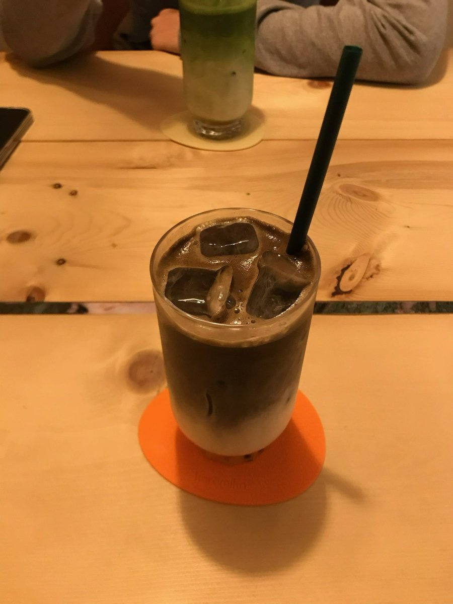 imrushon's tweet photo. 호지차 앤 말차 맛집 .. 🍵
직접 격불해서 주시는데 맛이 진하고 고소함
이너피스 찾아주는 느낌 좋은 카페
티셔츠 프린팅도 너무 귀여웠는데 지금은 판매 안하시구 새로운 디자인 준비하고 계시다구 https://t.co/nGWaYpvjQE