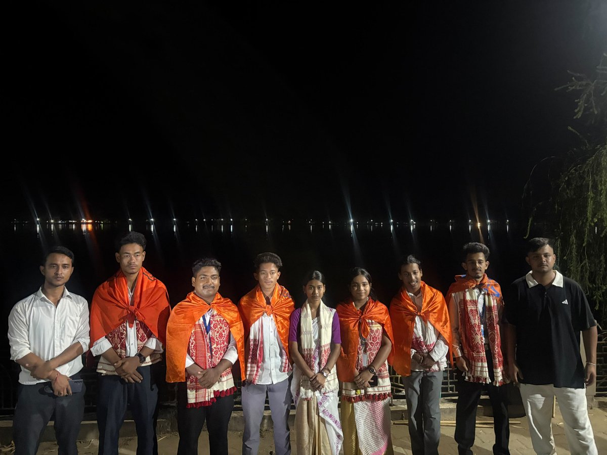 ABVPAssam's tweet photo. ঐতিহাসিক শিৱসাগৰত ABVPৰ বিজয় 

ঐতিহাসিক শিৱসাগৰ জিলা‌ৰ শিৱসাগৰ বাণিজ্য মহাবিদ্যালয় আৰু বীৰ লাচিত বৰফুকন মহাবিদ্যালয় ছাত্ৰ একতা সভাৰ সাধাৰণ নিৰ্বাচনত বিদ্যাৰ্থী পৰিষদে সভাপতি সহিতে বহু কেইটা গুৰুত্বপূৰ্ণ পদত বিজয়ী হ'বলৈ সক্ষম হয়।

#ABVP #ABVPAssam 
#ABVPVijayYatra2k26 https://t.co/bm0gfKylDh
