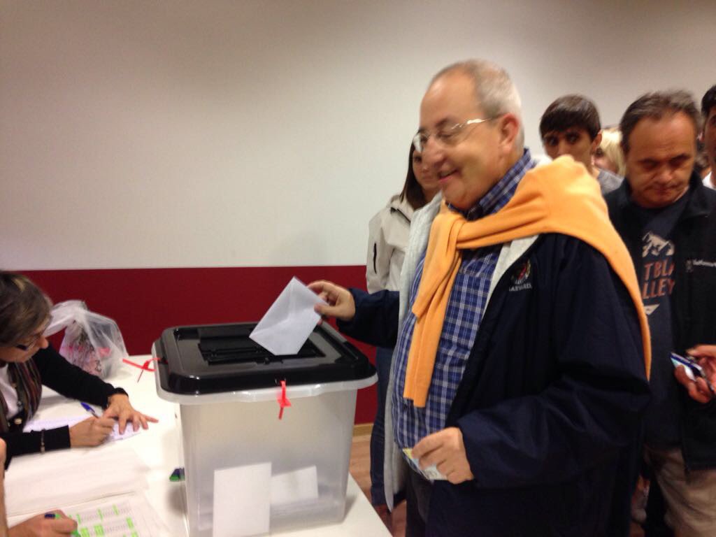 Antoni_Gelonch's tweet photo. #hovaigfer #hotornariaafer #1O2017 #referendumautodeterminacio https://t.co/RAnJAkJTW4