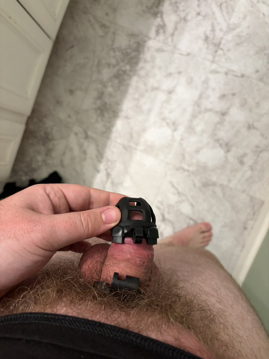 jp_subboy's tweet photo. Couple hours early but couldn’t wait. Happy #locktober to all the other tiny dick fags out there 😘 @GayChastity_RTs @CagedBoys @ChastitypigRTS #locktober #CHUDAİ #bdsmِ https://t.co/LZoH492mNx