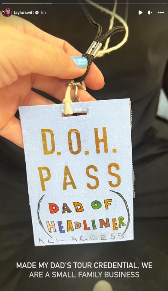 tscrazier's tweet photo. when taylor makes travis a H.O.H (husband of headliner) pass next tour 😁 (whenever that may be) https://t.co/QJ0USQYzSC