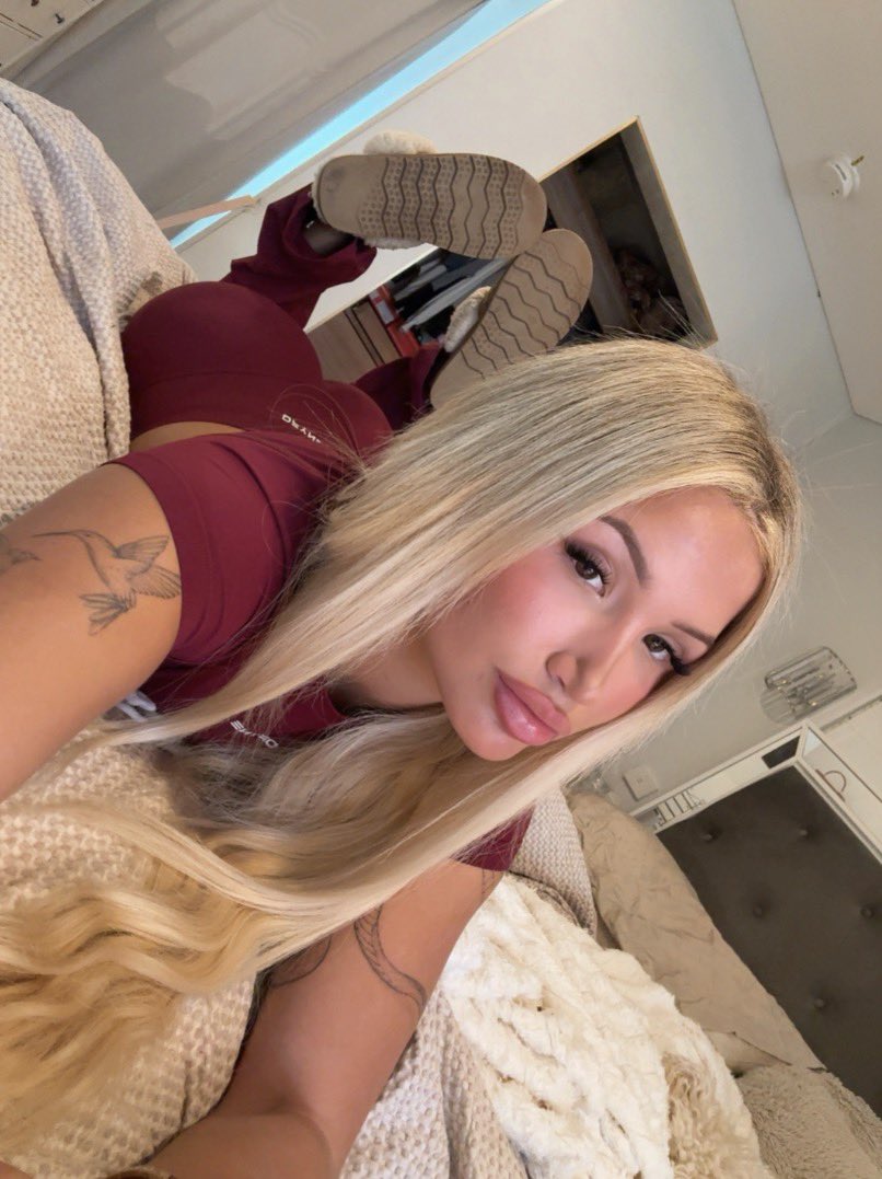 spoilscarlette's tweet photo. I’ve worn these ugg boots nearly everyday for the last year https://t.co/UL04OtAlvw
