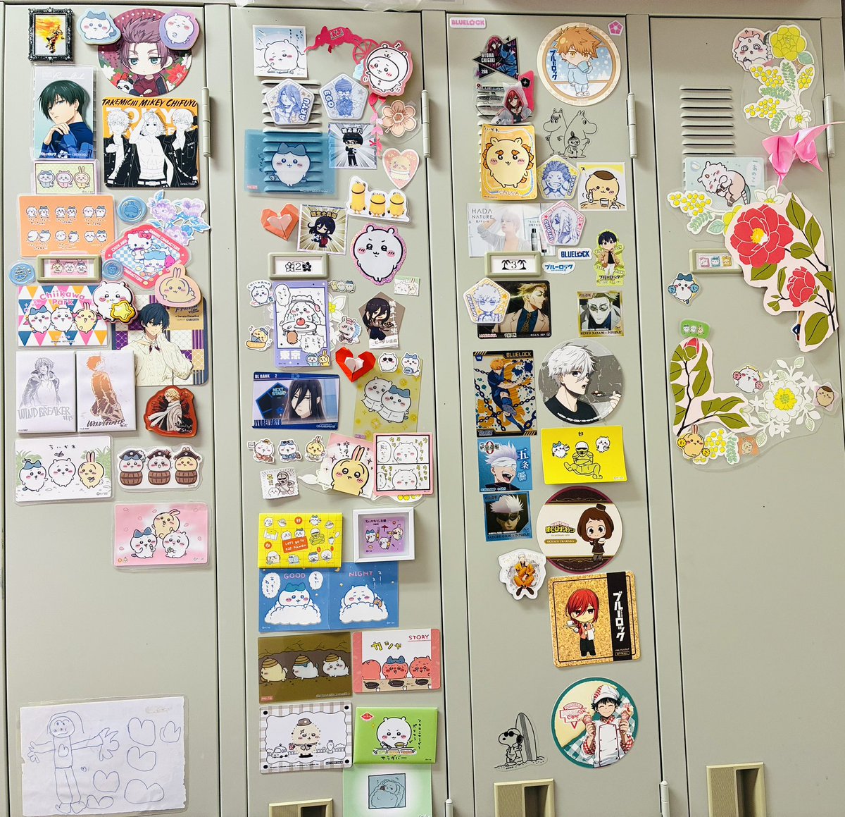 mi_suke0104's tweet photo. 職場の個人ロッカー(撮影許可は取ってます！)

従業員、マジで自由なオタクしかいねーなーと思ったこの頃←

みんなちいかわ好き😂ww https://t.co/znCKVzWZya