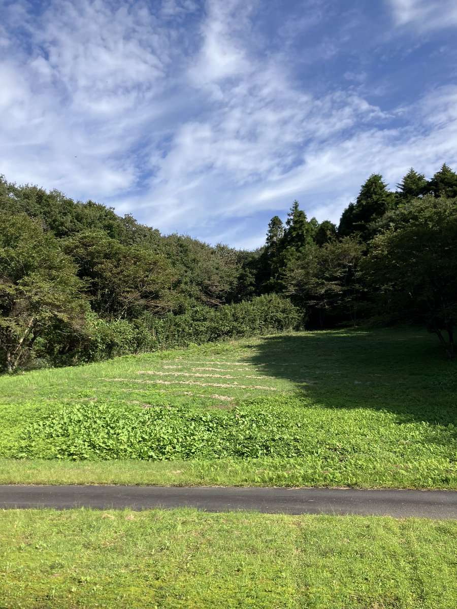 SanritsuGakki's tweet photo. 【徒然阿部閑話】木曜日は加美町にある国立音楽院宮城キャンパスで講師をしている阿部です😊衣替えですが、日差しが強くまだ半袖で大丈夫そうな加美町です☀️
今日のお題は、3年1年共に試験の修正です。
生徒諸君、試験の結果よりもその後の修正が大切なのです✨
#管楽器リペア
#国立音楽院
#加美町 https://t.co/OwYIywH3Wt