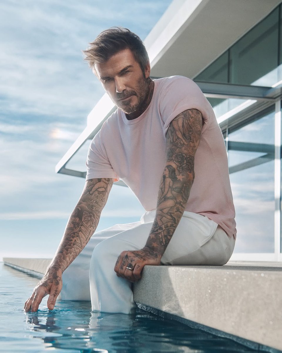 Guapazos's tweet photo. Feliz jueves con David Beckham 🔥 https://t.co/bvOgfQP4v4