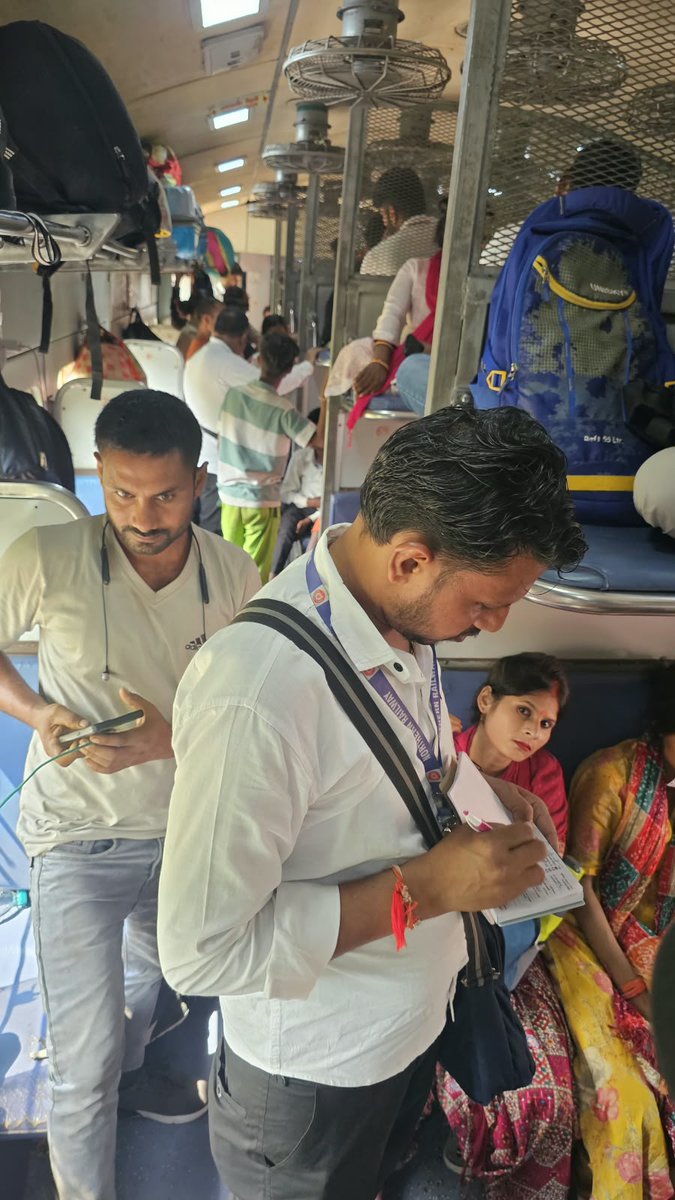 drm_lko's tweet photo. Yesterday a surprise ticket-checking drive was conducted on the #Lucknow–#Ayodhya Dham–#Sultanpur section.

162 cases detected and ₹1,48,530 recovered.

Regular checking is being carried out to prevent ticketless travel and ensure a smooth journey for all passengers. https://t.co/tWwa9u2tIg