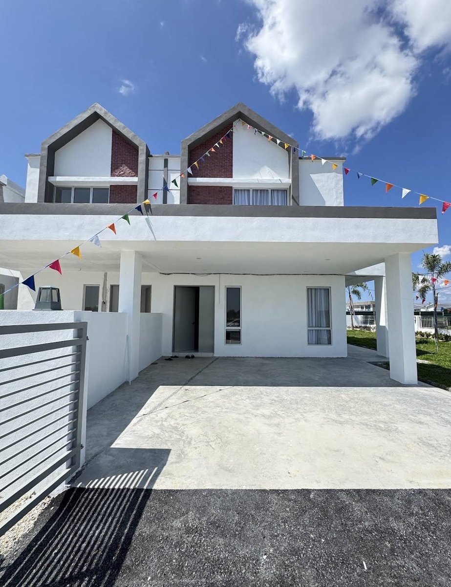 NApropertyhub's tweet photo. Thank you husband hadiahkan rumah idaman sempena anniversary 🥹

CONTOHHHH 😆

���Azalea @ Seri Iskandar Perak
💰RM 349,000 https://t.co/9L0N6Zq9xD