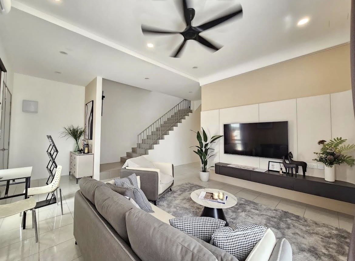 NApropertyhub's tweet photo. Thank you husband hadiahkan rumah idaman sempena anniversary 🥹

CONTOHHHH 😆

���Azalea @ Seri Iskandar Perak
💰RM 349,000 https://t.co/9L0N6Zq9xD