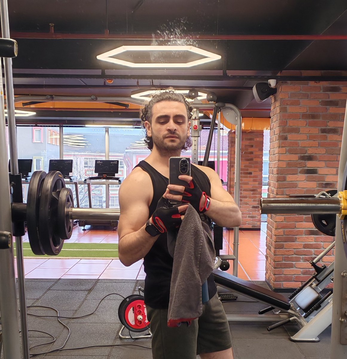 ANU0034's tweet photo. Günaydın günaydın 💪😬 https://t.co/m24ZtAkl5L