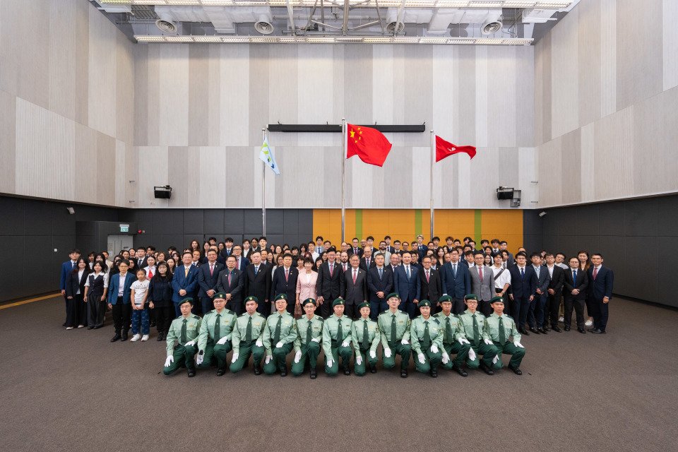 Cultural8Center's tweet photo. Hong Kong Metropolitan University held a flag-raising ceremony on October 1 to mark the 77th anniversary of the founding of the People’s Republic of China, with more than 100 university members attending.

#China #HongKong https://t.co/dupU7VvkB2