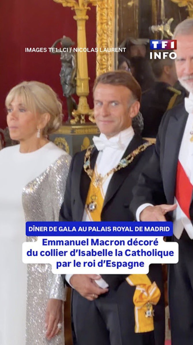 Nizardisabelle's tweet photo. Emmanuel et Brigitte Macron avaient donc le choix : le collier d’Isabelle la Catholique en Espagne 🇪🇸 … ou, pourquoi pas, une décoration à la gloire d’Hitler en Allemagne ou de Mussolini en Italie.

Après tout, chacun ses références historiques ! https://t.co/3tOdc9iixt
