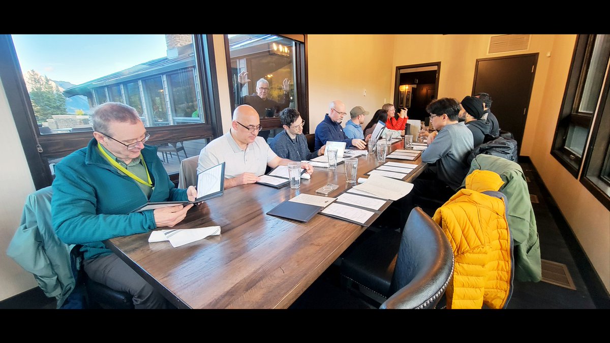 Xenbase's tweet photo. Xenbase University of Calgary and Cincinnati Children's team meeting, Kananaskis, Canada. #science #devbio #cellbio #xenopus #frogs https://t.co/JEwK6y2HgL