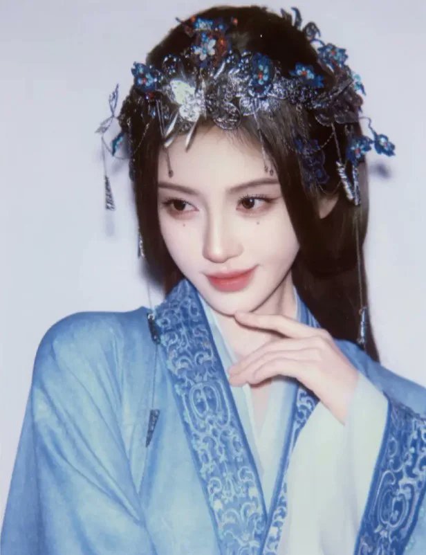 Asiavibe_72's tweet photo. Ju Jingyi Draws Attention With an Ethereal Blue Butterfly-Inspired Ancient-Style Look https://t.co/P5ZRS6PS55 via @Asia Vibe Daily https://t.co/A9e7QMzYTL