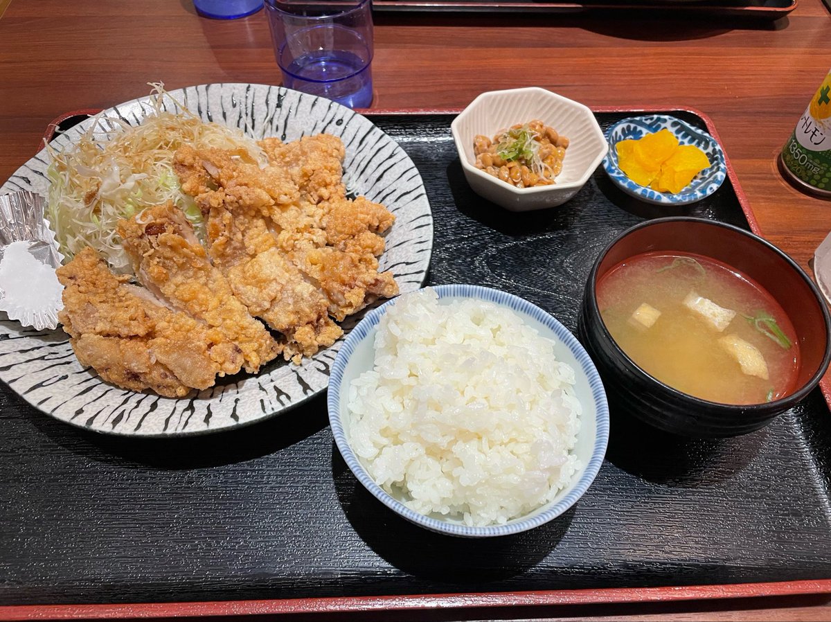 DaiwaOlrun's tweet photo. 平成生まれピクミンは　飯を撮る https://t.co/a6IZ0eq2bc