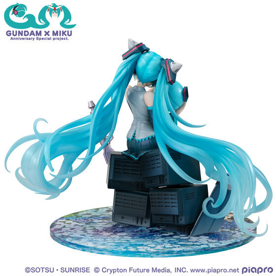 figsoku's tweet photo. 【ガンダム×初音ミク】Lucrea「初音ミク×ダブルオーガンダム」フィギュア

【本日発売！】
https://t.co/Rw7NJ7xXRo
#メガハウス #初音ミク #ガンダム00  #Lucrea https://t.co/o3tIpEGeYT
