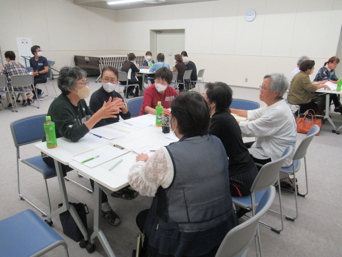 minamisomask's tweet photo. 9月30日(水)『地区福祉委員会 連絡会』を開催しました☺️
事業報告と今年度後半の活動予定を確認しました👍
その後は情報交換会を行っており、それぞれグループに分かれて【会員を増やすには？】【地域の課題・強み】などについて話し合いました🗣️
今後も連携をしながら活動を進めて行きたいと思います! https://t.co/CZHCfrT4Lf