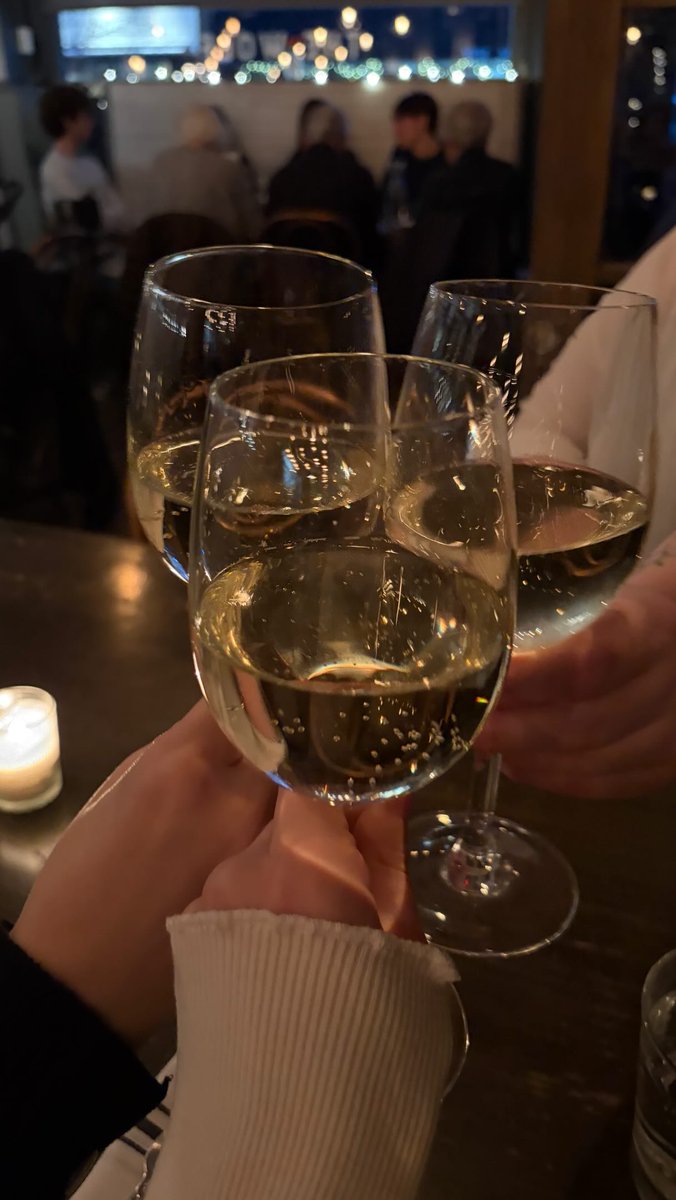 AndrewMika98407's tweet photo. Old | #danielleroserussell Instagram post 5/22 https://t.co/jr0KS0DMZt