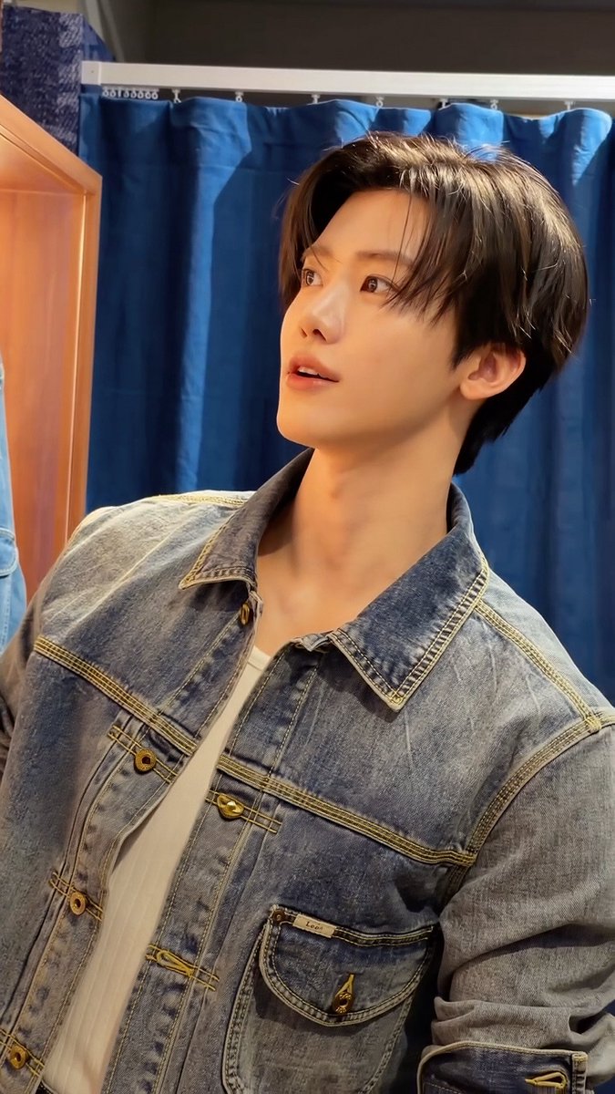 asjaemine's tweet photo. jaemin side profile…..🫠 https://t.co/6k4H0cdlS1