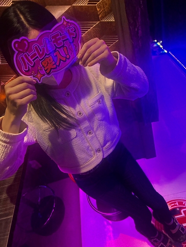 GYAKUNANDESU's tweet photo. 只今の店内状況
女性11名様

スーパーラッシュ(笑)

心の準備してなかった
わけじゃないですが、

予想以上に女性来店…

男女比爆差ありすぎて
気まず過ぎますって!! https://t.co/KNIVWwfhnQ