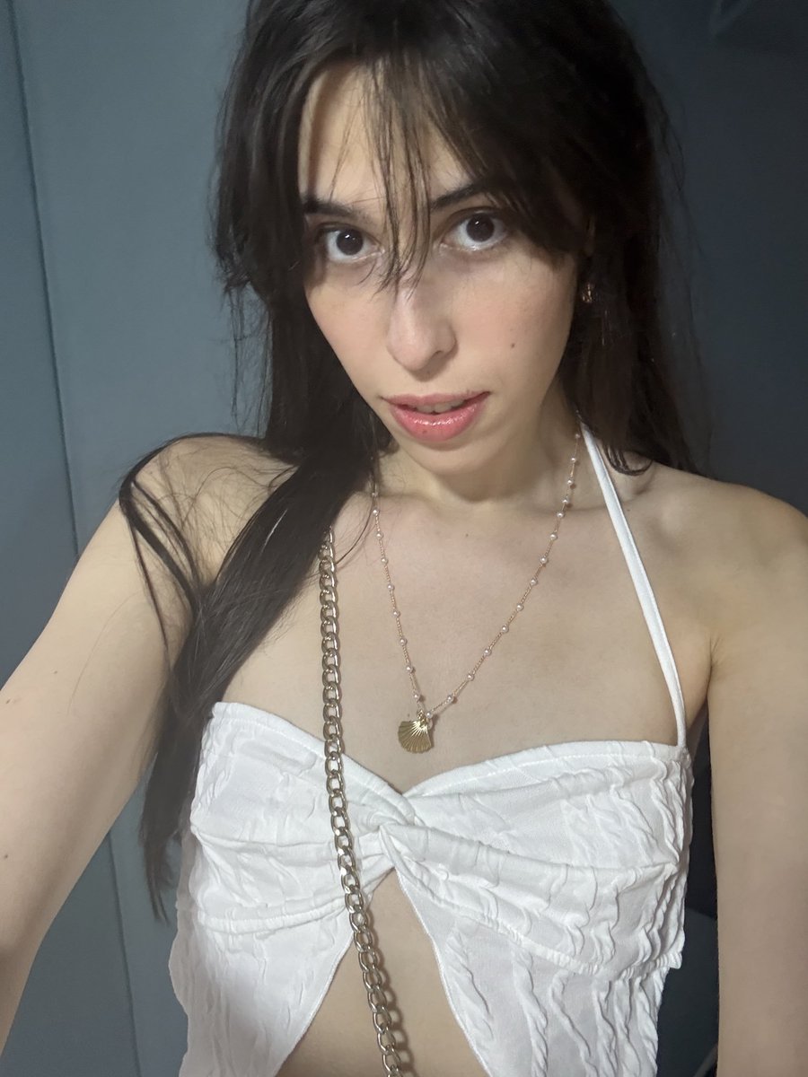 AshLyn_203's tweet photo. Someone said I looked like an angel 🥰 https://t.co/8Qe0cabakQ