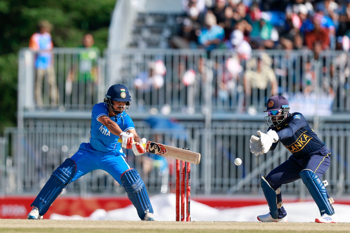 BCCI's tweet photo. Leading the way for #TeamIndia 👏

Ishan Kishan brings up a 33-ball half-century in the semi-final 🔝

Updates ▶️ https://t.co/DjHV9q6htT

#AsianGames | @ishankishan51 https://t.co/4vR35HRQKs