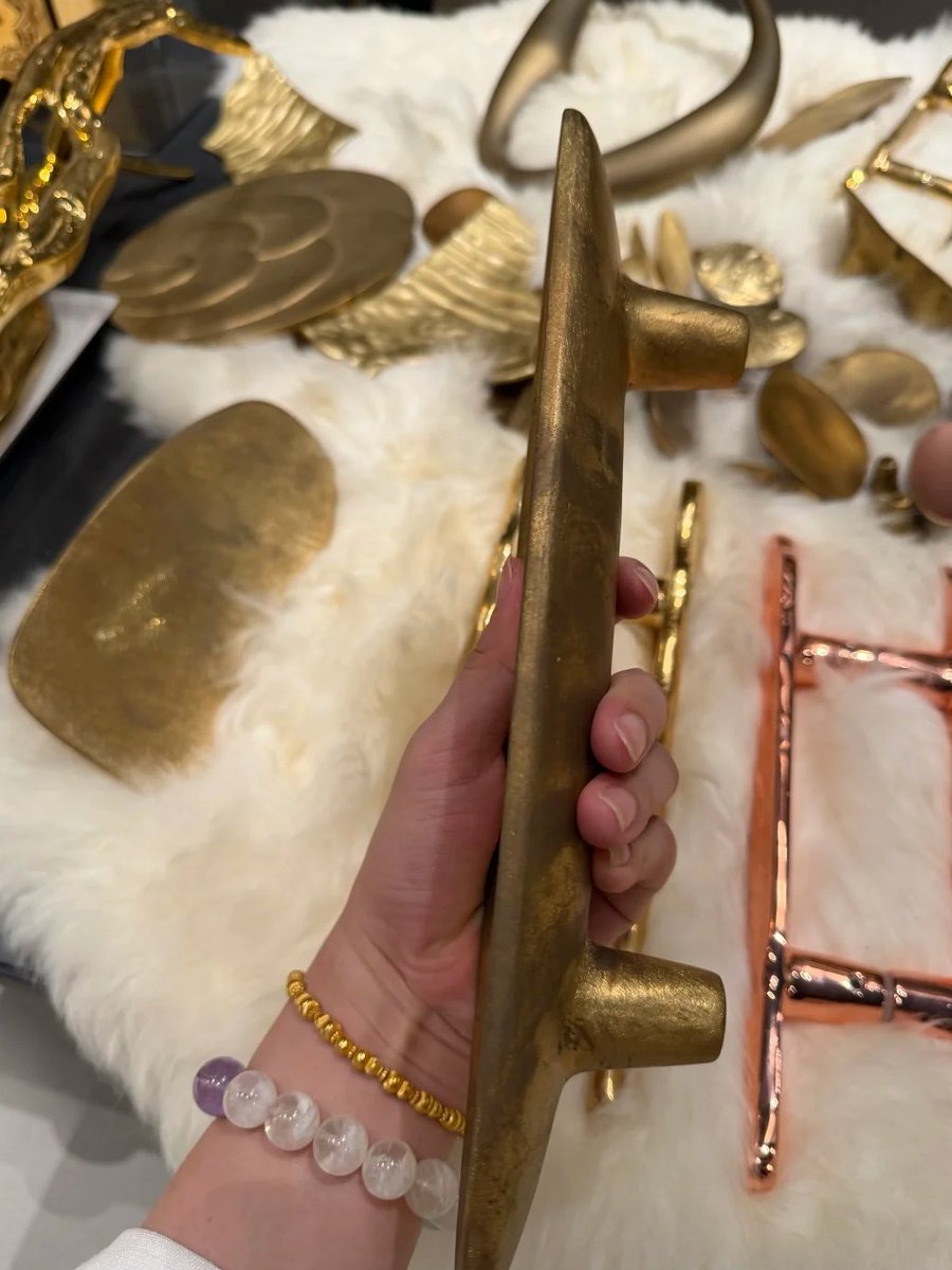 orange_ilvy's tweet photo. This vintage style forged brass handle looks so high-end. https://t.co/kB4poYLQet