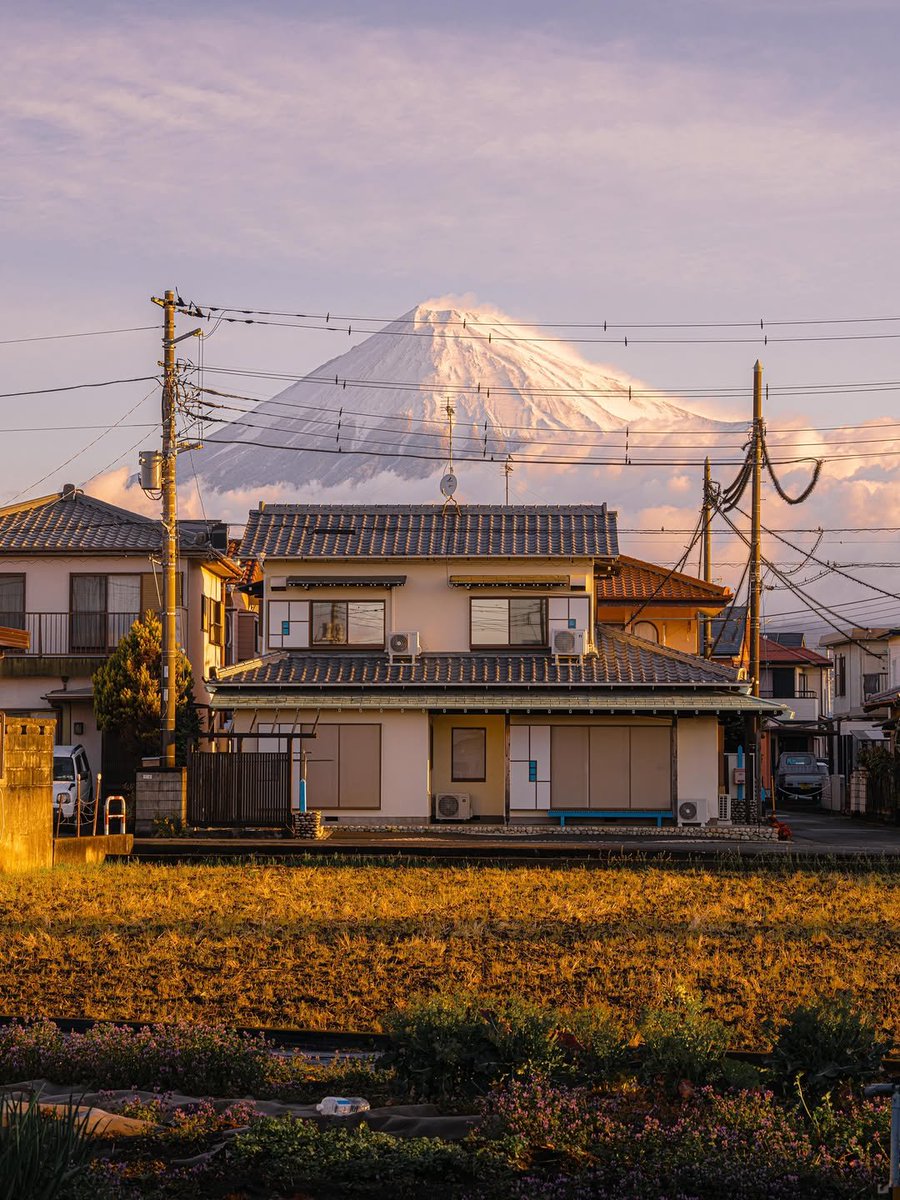 flower6260's tweet photo. Fuji from different angles https://t.co/OuDUrBXsD3