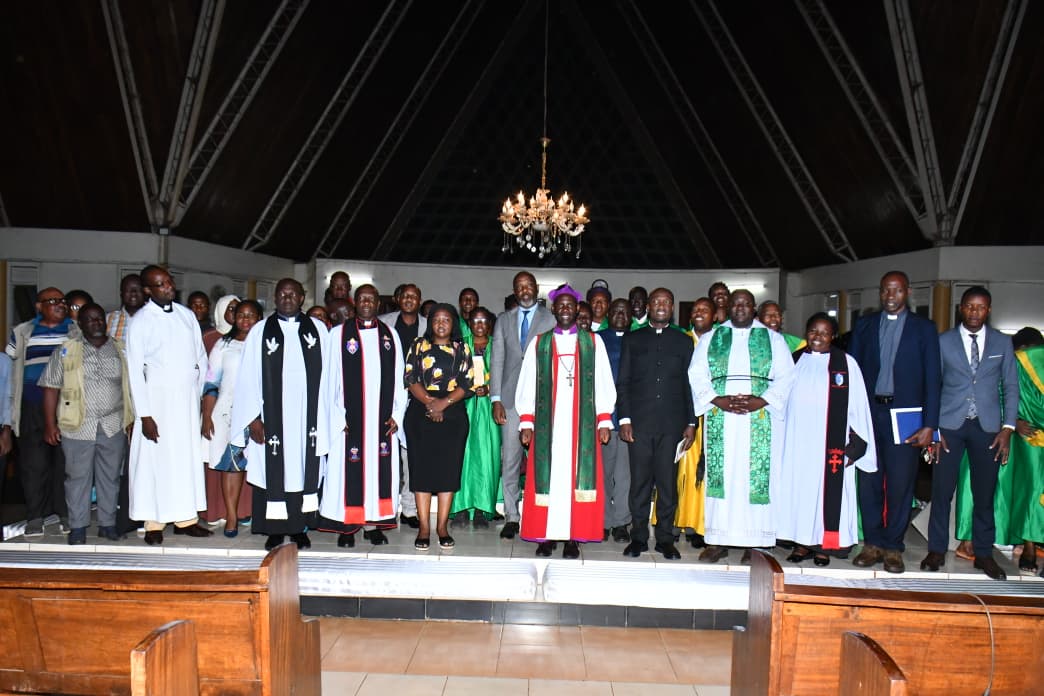 BusogaConsorti1's tweet photo. Day 2 Recap | Busoga Prayer Week
At Christ’s Cathedral Bugembe, Rt. Rev. Prof. Grace Lubaale reminded us to always begin with prayer and rely on God, while planning diligently and strategically for the transformation of Busoga.
#BusogaPrayerWeek