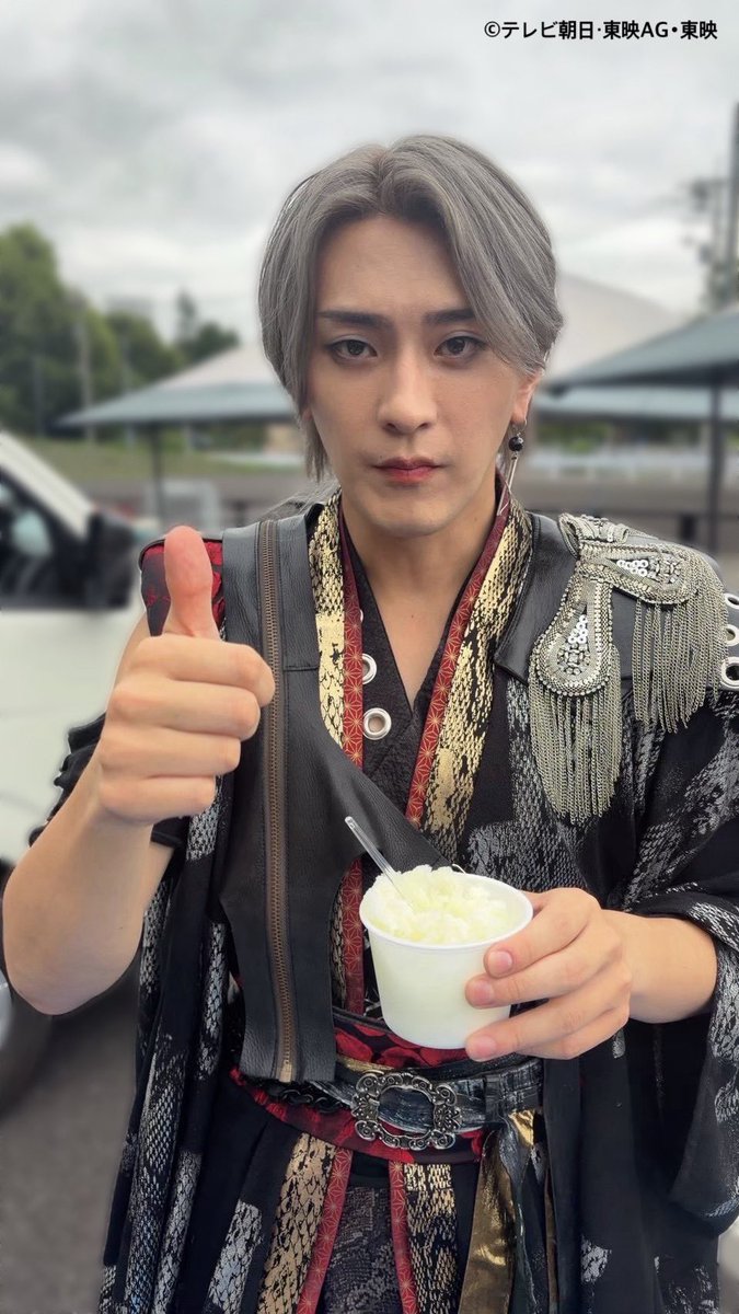 Rui41312182's tweet photo. RT @shogo_taduru: 夏再来！？とお困りのあなた。
イバル連合では手厚いサポートがこざいます

#角醒ハンターオメガホーン 
#オメガホーン 
#メイキング写真 https://t.co/NQkA6wIfIL