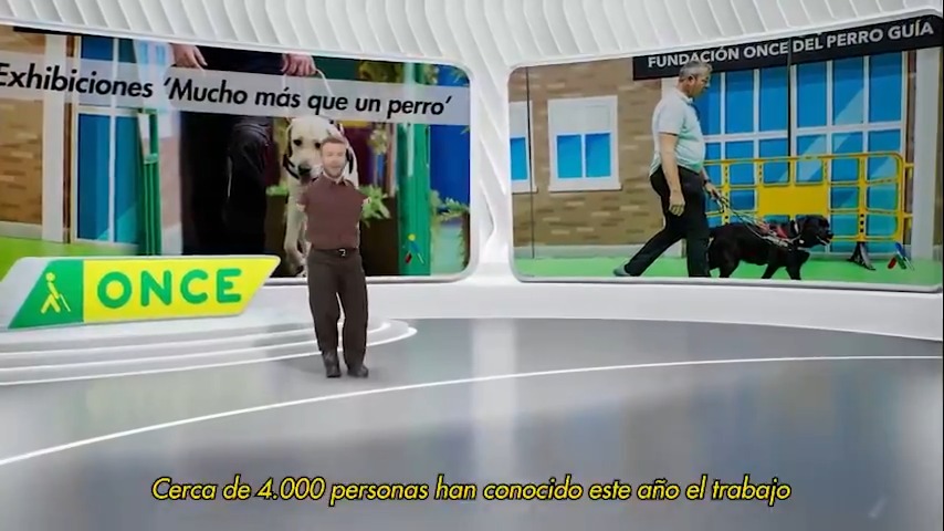A TV broadcast shows a presenter in front of a virtual set with the ONCE logo and text reading 'Exhibiciones Mucho más que un perro' alongside images of guide dogs.