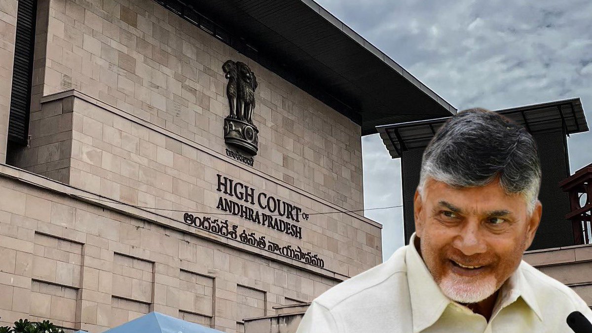 PenAndhra's tweet photo. అసాధ్యం అని తెలిసే.. బీసీ రిజర్వేషన్ల రాజ‌కీయం

34 శాతం బీసీ రిజ‌ర్వేష‌న్ పెంపు పేరుతో చంద్ర‌బాబు ప‌బ్లిసిటీ స్టంట్‌..?

సుప్రీంకోర్టు తీర్పునకు విరుద్ధంగా జీవోలు ఇచ్చారన్న కొట్టేసిన ఏపీ హైకోర్టు

ఏపీలో స్థానిక సంస్థల ఎన్నికల వేళ సీఎం చంద్రబాబు నాయుడు ఆడుతున్న "బీసీ రిజర్వేషన్" పొలిటికల్ డ్రామా బట్టబయలైంది. స్థానిక సంస్థల్లో బీసీలకు 34 శాతం రిజర్వేషన్లు పెంచుతూ ఏపీ ప్రభుత్వం తీసుకొచ్చిన జీవో 105, జీవో 1065లను హైకోర్టు కొట్టివేసింది. సుప్రీంకోర్టు విధించిన 50 శాతం పరిమితి తీర్పులకు ఈ జీవోలు విరుద్ధమని స్పష్టం చేయడంతో, చంద్రబాబు సర్కార్ ఆడిన రిజర్వేషన్ల నాటకం తుస్సుమంది.

రాజ్యాంగ నిబంధనల ప్రకారం 50 శాతానికి మించి రిజర్వేషన్లు ఇవ్వడం సాధ్యం కాదని, న్యాయస్థానాల్లో ఈ ఉత్తర్వులు నిలబడవని చంద్రబాబుకు ముందే తెలిసినా కేవలం ప్రచారార్బాటం కోసం, బీసీ ఓటు బ్యాంకును ఆకట్టుకోవడానికి ఈ చట్టవిరుద్ధమైన జీవోల డ్రామా ఆడారని రాజకీయ విశ్లేషకులు మండిపడుతున్నారు. 

ప్రభుత్వం ఉత్తర్వులు ఇవ్వడమే ఆలస్యం, సొంత పార్టీ క్యాడర్‌తో తాను "బీసీ పక్షపాతి"నంటూ ఫ్లెక్సీలకు పాలాభిషేకాలు చేయించుకుని పబ్లిసిటీ స్టంట్ చేశారు.

కోర్టులు ఈ రిజర్వేషన్లను కొట్టివేస్తాయని ముందే ఊహించిన చంద్రబాబు, ఆ సాకుతో ప్రతిపక్ష వైసీపీపై బురదజల్లేందుకు పక్కా స్కెచ్ వేశారనే విమర్శలు వెల్లువెత్తుతున్నాయి. "మేము బీసీలకు 34 శాతం ఇచ్చాం.. కానీ వైయస్సార్‌సీపీ అడ్డుకోవడం వల్లే కోర్టు రద్దు చేసింది" అని చెప్పి నిందలు వేసేందుకు ఒక కుట్రపూరిత రాజకీయం ఆడారని విశ్లేషిస్తున్నారు.

గతంలోనూ తన అనుచరుడైన బిర్రు ప్రతాప్‌రెడ్డి ద్వారా రిజర్వేషన్లకు వ్యతిరేకంగా పిటిషన్లు వేయించి స్థానిక ఎన్నికల ప్రక్రియను అడ్డుకున్న చరిత్ర చంద్రబాబుదేనని పలువురు గుర్తుచేస్తున్నారు. ఇప్పుడు మళ్లీ అదే తరహాలో అమలు కాదని తెలిసీ బీసీ రిజర్వేషన్ కార్డును వాడుకుంటూ వెనుకబడిన వర్గాలను దారుణంగా మోసం చేస్తున్నారని స్పష్టమవుతోంది.